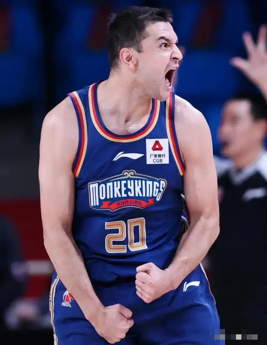 开云电竞-集结日埃因霍温调整名单以备全明星赛，遗憾出局环节打磨，媒体盛赞，资深球员宣示担当的简单介绍